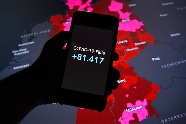 Coronavirus in Deutschland - Covid-19-Dashboard des Robert Koch-Institut 13.01.2022, Robert Koch-Institut: 7-Tage-Inzidenz 427,7. 7-Tage-Fallzahl 355.620. COVID-19-Fälle 7.743.228. Zugang um 81.417 gegenüber dem Vortag. COVID-19-Todesfälle 115.051. Zugang um 316 gegenüber dem Vortag.