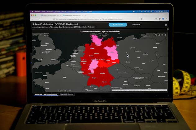 Coronavirus in Deutschland - Covid-19-Dashboard des Robert Koch-Institut 14.01.2022: Robert Koch-Institut: 7-Tage-Inzidenz 470,6. 7-Tage-Fallzahl 391.295. COVID-19-Fälle 7.835.451. Zugang um 92.223 gegenüber dem Vortag. COVID-19-Todesfälle 115.337. Zugang um 286 gegenüber dem Vortag.