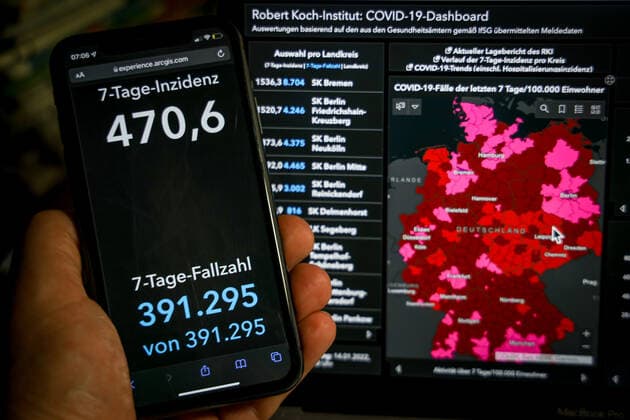 News Bilder des Tages Coronavirus in Deutschland - Covid-19-Dashboard des Robert Koch-Institut 14.01.2022: Robert Koch-Institut: 7-Tage-Inzidenz 470,6. 7-Tage-Fallzahl 391.295. COVID-19-Fälle 7.835.451. Zugang um 92.223 gegenüber dem Vortag. COVID-19-Todesfälle 115.337. Zugang um 286 gegenüber dem Vortag.