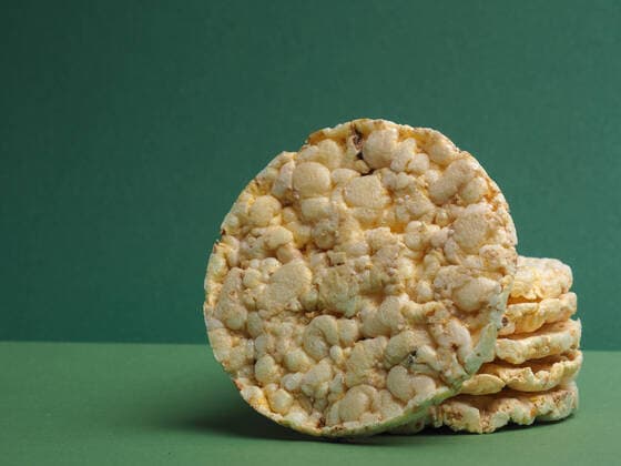 IMAGO Nature: Unsere Erde, Klimawandel, Ernährung, Pflanzen der Zukunft, Amaranth Stacked corn waffles with amaranth, healthy food or diet concept