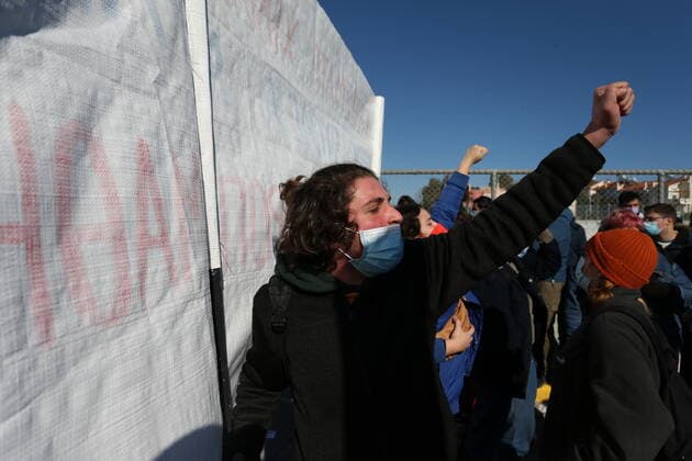 January 14, 2022, Athens, Greece: Demonstration in the education sector against the health measures imposed by the government to fight COVID-19 in the schools. Athens Greece - ZUMAv62_ 20220114_zaf_v62_023 Copyright: xAristidisxVafeiadakisx