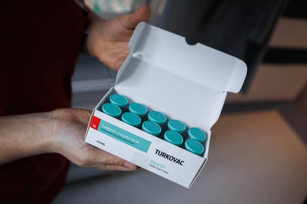 Coronavirus, Turkovac Impfstoff aus der Türkei, Symbolbilder January 14, 2022, Ankara, Turkey: Vials containing Turkovac vaccine seen during the Covid-19 Vaccination operation in Ankara City Hospital..TURKOVAC is an inactive type of a COVID-19 vaccine developed by the Turkish Ministry of Health and Erciyes University. With the Emergency use permit from the Ministry of Health of the Republic of Turkey, its widespread use in large hospitals in the country began. Ankara Turkey - ZUMAs197 20220114_zaa_s197_196 Copyright: xTunahanxTurhanx