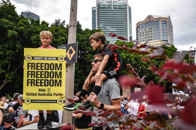 VOICES 4 THE KIDS RALLY, Protesters take part in a Voices 4 the Kids protest against vaccination policies at Prince Alfred Park in Sydney, Saturday, January 15, 2022. ( NO ARCHIVING, EDITORIAL USE ONLY, NO USE IN BOOKS WITHOUT CONSENT SYDNEY NSW AUSTRALIA  Copyright: xFLAVIOxBRANCALEONEx 20220115001613524203