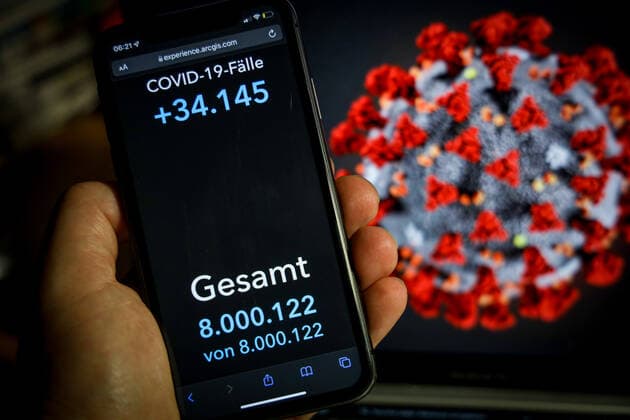 Coronavirus in Deutschland, COVID-19-Dashboard des RKI Anzahl der COVID-19-Fälle übersteigt 8 Millionen Coronavirus in Deutschland - Covid-19-Dashboard des Robert Koch-Institut 17.01.2022: Robert Koch-Institut: 7-Tage-Inzidenz 528,2. 7-Tage-Fallzahl 439.243. COVID-19-Fälle 8.000.122. Zugang um 34.145 gegenüber dem Vortag. COVID-19-Todesfälle 115.649. Zugang um 30 gegenüber dem Vortag.
