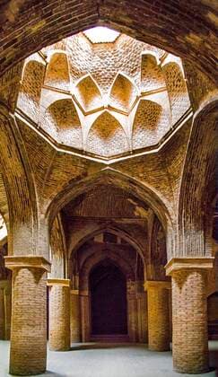  Säulenhalle am Süd-Iwan, Freitags-Moschee, Masjid-e Jomeh, Isfahan, Isfahan, Iran Copyright: imageBROKER/RaimundxFranken iblrfn07211496.jpg