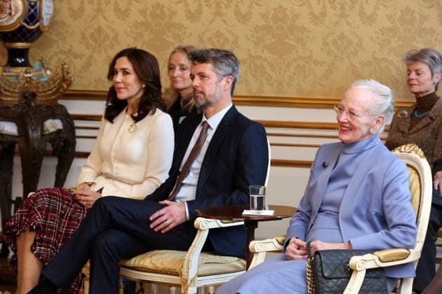 Königin Margrethe von Dänemark eröffnet Ausstellung von Schmuckstücken in Kopenhagen 21-01-2022 Denmark Princess Mary and Prince Frederik and Queen Margrethe at the opening of A Queen s Jewelry Box at the Amalienborg museum in Christian VIII s Palace at Amalienborg in Copenhagen. Â  Copyright: xPPEx