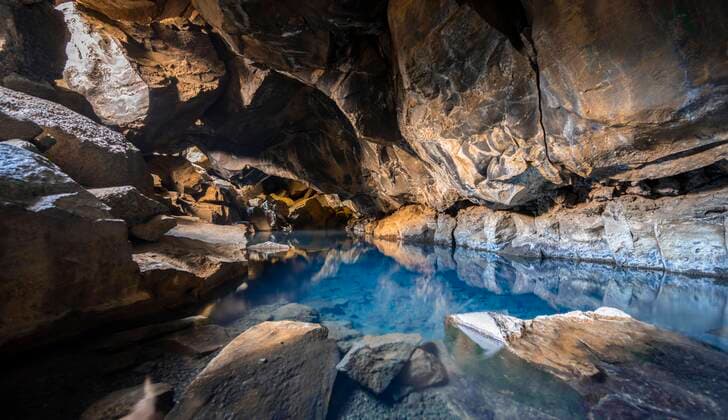 Creative Highlights World Stóragjá Höhle, Silfra-Spalte, Krafla, Nordisland, Island, Europa *** Stóragjá Cave, Silfra Fissure, Krafla, Northern Iceland, Iceland, Europe Copyright: imageBROKER/MoritzxWolf ibxmmw07226930.jpg