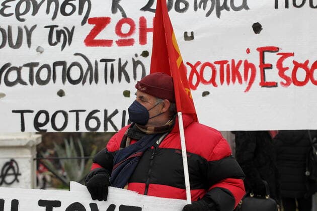 January 22, 2022, Athens, Greece: Protesters take part in a rally demanding better health conditions during the pandemic Athens Greece - ZUMAv62_ 20220122_zaf_v62_001 Copyright: xAristidisxVafeiadakisx