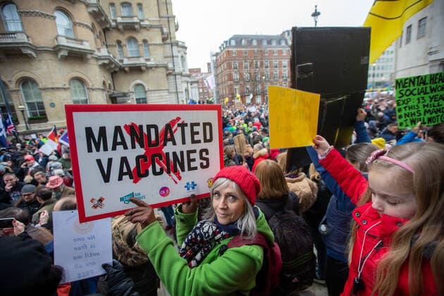 January 22, 2022, London, England, United Kingdom: Thousands of anti-vaccine protesters stage a demonstration outside London headquarters of BBC. London United Kingdom - ZUMAs262 20220122_zip_s262_007 Copyright: xTayfunxSalcix