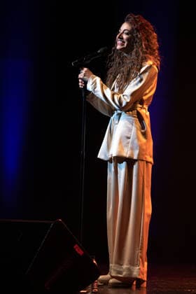 Ana Guerra performs live in Seville, Spain Seville, Spain. 22nd, January 2022. The Spanish singer Ana Guerra performs a live concert at the Teatro de la Real Maestranza in Seville. Seville Andalusia Spain  Copyright: xGonzalesxPhoto MarioxDiazxRaserox