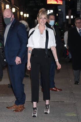 Bilder des Jahres 2022, Entertainment 01 Januar Entertainment Themen der Woche KW04 Entertainment Bilder des Tages NEW YORK, NY- January 24: Kristen Stewart seen at The Late Show with Stephen Colbert on January 24, 2022 in New York City. Copyright: xRWx