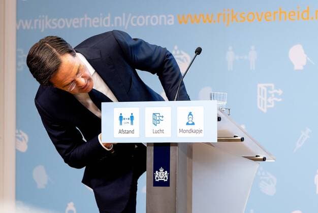 Bilder des Jahres 2022, News 01 Januar News Themen der Woche KW04 25-01-2022, The Hague - Prime Minister Mark Rutte and Minister Ernst Kuipers (Public Health, Welfare and Sport) after the corona press conference. The cabinet is going to relax the corona rules for the cultural sector, the catering industry and sports competitions. Photo: ANP Hollandse Hoogte Jeffrey Groeneweg *** 25 01 2022, The Hague Prime Minister Mark Rutte and Minister Ernst Kuipers Public Health, Welfare and Sport after the corona press conference The cabinet is going to relax the corona rules for the cultural sector, the catering industry and sports competitions Photo ANP Hollandse Hoogte Jeffrey Groeneweg  Copyright: xANPx xJeffreyxGroenewegx x443304164x originalFilename: 443304164.jpg