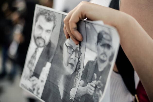 January 25, 2022, Queretaro, Mexico: A protester holds a placard during a demonstration against the murder of the three journalists Jose Luis Arenas, Margarito Martinez and Lourdes Maldonado..From 2000 to date, ARTICLE 19 has documented 148 murders of journalists in Mexico, possibly related to their work. Of the total, 136 are men and 12 are women. Queretaro Mexico - ZUMAs197 20220125_zaa_s197_165 Copyright: xCesarxGomezx