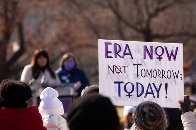 Rally and march for the Equal Rights Amendment A rally for the Equal Rights Amendment takes place at the White House on January 27, 2022, in Washington, DC. Protesters demanded the the deadline for ratification by the states (an unusual condition for a proposed amendment) be removed and the ERA ratified, and delivered a petition to Attorney General Merrick Garland, calling on him to take the next step in the ratification process. The ERA would prohibit discrimination on the basis of gender in the US Constitution, meaning it would no longer be subject to judicial review of legislation. The rally marks the second anniversary of Virginia™s ratification of the ERA in 2020, reaching the necessary 38 states for ratification of the Amendment.  Copyright: xAllisonxBaileyx originalFilename: bailey-rallyand220127_npFss.jpg