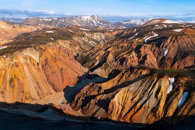 Creative Highlights World Blick vom Bláhnúkur, Landschaftspanorama, Dramatische Vulkanlandschaft, bunte Erosionslandschaft mit Bergen, Lavafeld, Landmannalaugar, Fjallabak Naturreservat, Suðurland, Island, Europa Copyright: imageBROKER/MoritzxWolf ibxmmw08061393.jpg