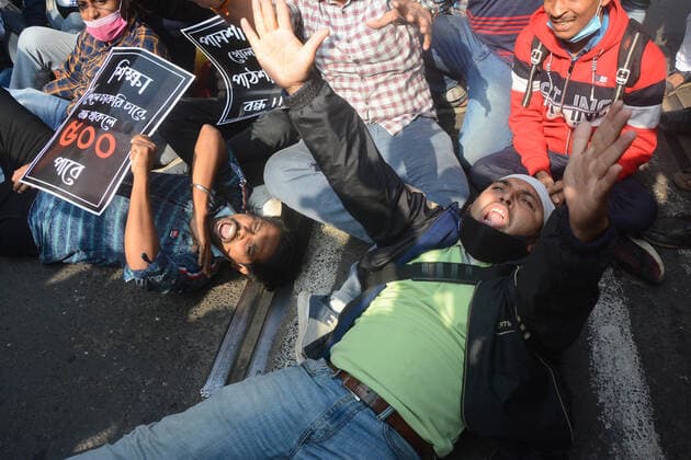 India: Protest for school opening in college amid pandemic situation BJP (Bharatiya Janata Party) supporters and students blocked roads to protest against reopening of the school college amid pandemic situation. Kolkata West Bengal India Copyright: RahulxSadhukhan