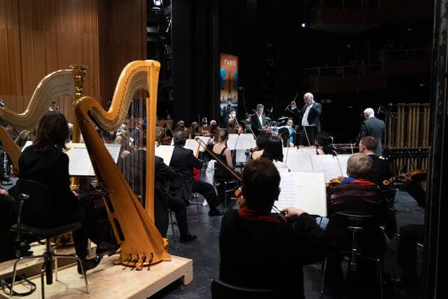 Neujahrskonzert 2022 DEU, Deutschland, Nordrhein-Westfalen, Münster, 28.01.2022: Theater Münster Sinfonieorchester Münster (Musikalische Leitung GMD Golo Berg) und die Götz Alsmann Band Neujahrskonzert aufgrund der pandemischen Lage findet das Neujhahrskonzert erst jetzt statt