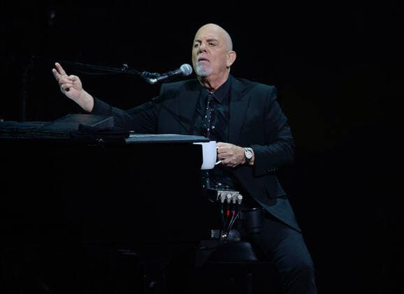 HOLLYWOOD FL - JANUARY 28: Billy Joel performs at Hard Rock Live held at the Seminole Hard Rock Hotel & Casino on January 28, 2022 in Hollywood, Florida. Copyright: xmpi04x