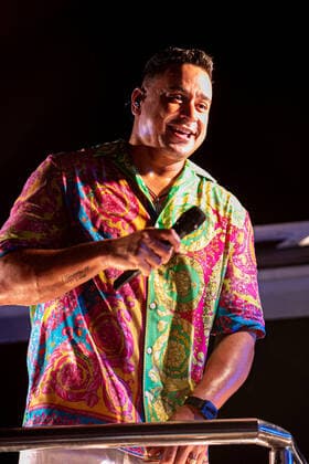 January 29, 2022, Florianopolis, Santa Catarina: Brazilian singer Xanddy, from the band Harmonia do Samba, cheers up the audience during a show at Folia no Park, a super micareta with the right to electric trio, abada and the best attractions of the Axe musical rhythm in the trendy summer of Jurere Internacional, in Florianopolis on Friday (29).  Copyright: xLecoxVianax