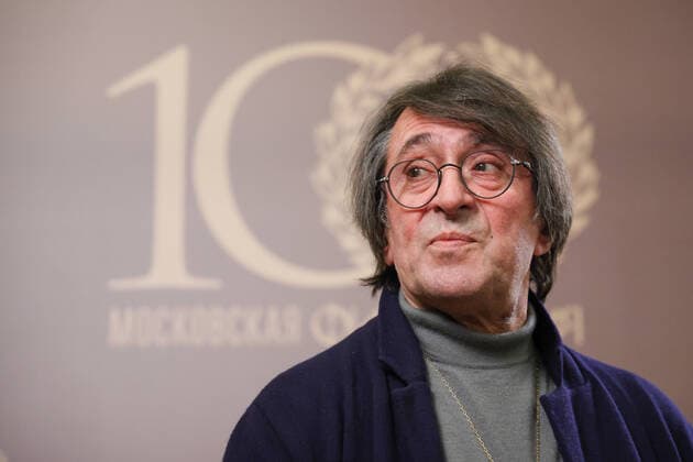 Bilder des Jahres 2022, Entertainment 01 Januar Entertainment Themen der Woche KW04 MOSCOW, RUSSIA - JANUARY 29, 2022: Conductor and violist Yuri Bashmet talks to the media before a gala concert at Tchaikovsky Concert Hall celebrating 100 years since the opening of the Moscow Philharmonic Society. Artyom Geodakyan TASS  TS1209D1