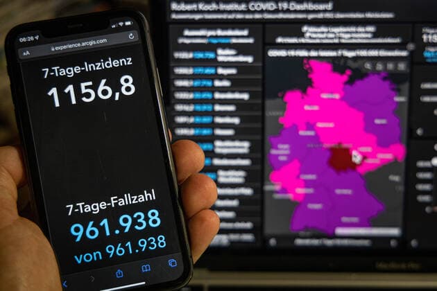 Coronavirus in Deutschland - Covid-19-Dashboard des Robert Koch-Institut 30.01.2022: Robert Koch-Institut: 7-Tage-Inzidenz 1156,8. 7-Tage-Fallzahl 937.961.938730 COVID-19-Fälle 9.737.215. Zugang um 118.970 gegenüber dem Vortag. COVID-19-Todesfälle 117.725. Zugang um 59 gegenüber dem Vortag.