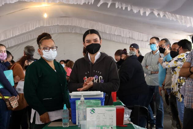 Sputnik V Booster Vaccination Campaign MEXICO CITY, MEXICO - FEBRUARY 1, 2022: Health workers prepare the booster dose of Sputnik V vaccine inside Campo Marte during the vaccination campaign to prevent infections of Covid-19 variants. On February 1, 2022 in Mexico City; Mexico. (Photo by Luis Barron Eyepix Group) Copyright: xLuisxBarronx xEyepixxGroupx EYEPIXGROUP_LB_01022022_55216