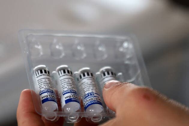 Sputnik V Booster Vaccination Campaign MEXICO CITY, MEXICO - FEBRUARY 1, 2022: A nurse shows vials of the booster dose of Sputnik V vaccine inside Campo Marte during the vaccination campaign to prevent infections of Covid-19 variants. On February 1, 2022 in Mexico City; Mexico. (Photo by Luis Barron Eyepix Group) Copyright: xLuisxBarronx xEyepixxGroupx EYEPIXGROUP_LB_01022022_55221