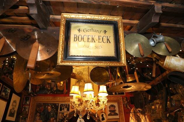 02.02.2022, Marchfelderhof Deutsch-Wagram, ERSTER GEDENKTAG an GERHARD BOCEK, Verleihung der Gerhard Bocek Gedenkmedaille im Bild: -im Gerhard-Bocek-Eck, ERSTER GEDENKTAG an GERHARD BOCEK
