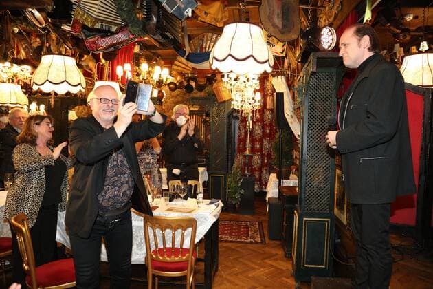 02.02.2022, Marchfelderhof Deutsch-Wagram, ERSTER GEDENKTAG an GERHARD BOCEK, Verleihung der Gerhard Bocek Gedenkmedaille im Bild: Gary Lux, Reinwald Kranner, ERSTER GEDENKTAG an GERHARD BOCEK