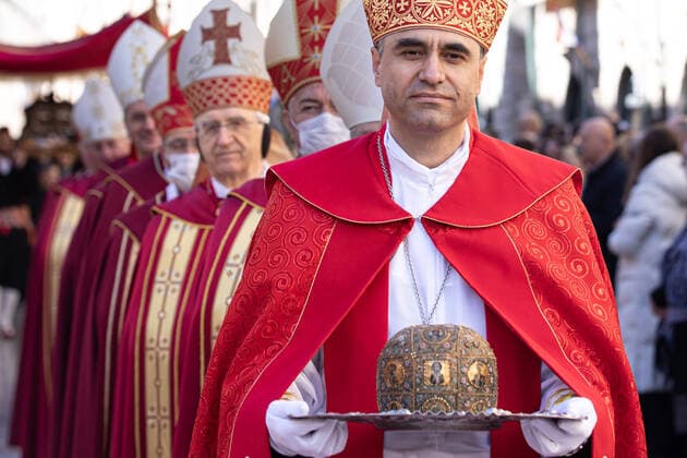 Bilder des Jahres 2022, News 02 Februar News Themen der Woche Feast of St. Blaise celebrated for the 1050th time in Dubrovnik Priests take part in a procession celebrating the Feast of St. Blaise in Dubrovnik, Croatia, on February 03, 2022. For the 1,050th year in a row, the feast of Saint Blaise, the patron saint of Dubrovnik, is being celebrated today in the Dalmatian city. The Festivity of St. Blaise is on UNESCO™s list of the world™s Intangible Cultural Heritage. GrgoxJelavic PIXSELL
