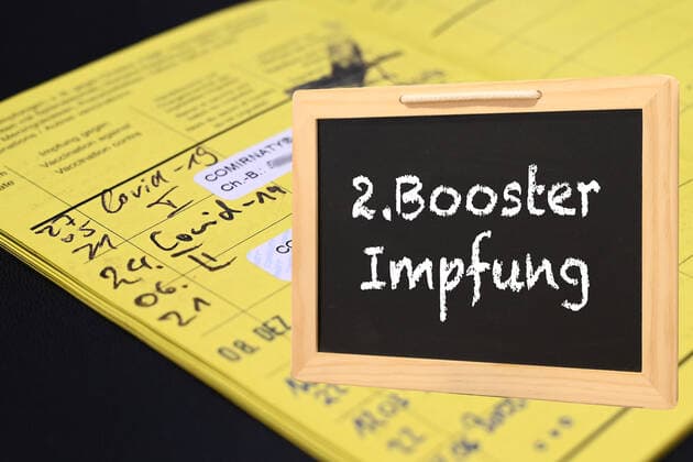 Stock- und Symbolbilder I 03.02.2022 Thema: Booster-Impfung, Booster, weitere Auffrischungsimpfung, Auffrischung, 4. Impfung, 2. Booster Impfung, zweite Booster Impfung, Doppel Booster Hamburg Neugraben Hamburg Deutschland Copyright: xLobeca FelixxSchlikisx