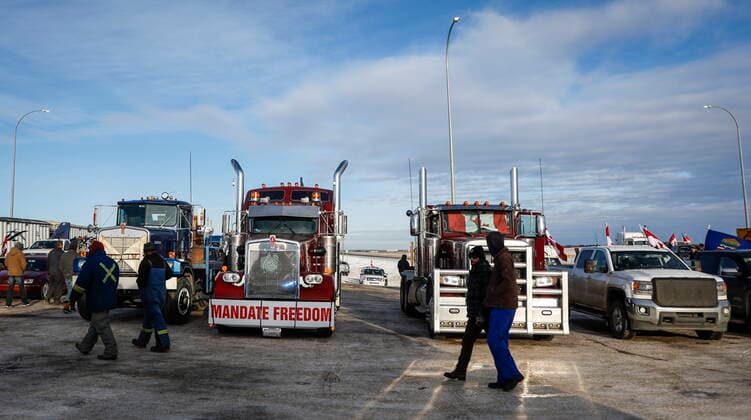 February 3, 2022, Milk River, AB, CANADA: Anti-COVID-19 vaccine mandate demonstrators block the highway in Milk River, Alta., Thursday, Feb. 3, 2022. Milk River CANADA  - ZUMAc35_ 20220203_zaf_c35_079 Copyright: xJeffxMcintoshx