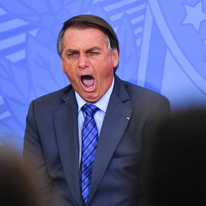 Bilder des Jahres 2022, News 02 Februar News Themen der Woche News Bilder des Tages BRASÍLIA, DF - 04.02.2022: BOLSONARO CONCEDE AUMENTO PARA PROFESSORES - This Friday (04) President Jair Bolsonaro, grants a raise to Basic Education Teachers in a ceremony at Palácio do Planalto in Brasília DF. In the photo, President Bolsonaro (PL) yawning. x2166485x  AntonioxMolina