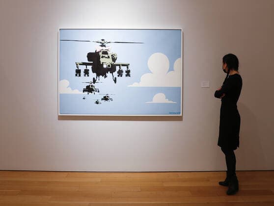 Bilder des Jahres 2022, Entertainment 02 Februar Entertainment Themen der Woche KW05 Happy Choppers by Banksy is on display from Christie s 20th 21st Century London Evening Sale: Shanghai to London at Christie s in New York City on Friday, February 4, 2022.  NYP20220204101 JohnxAngelillo