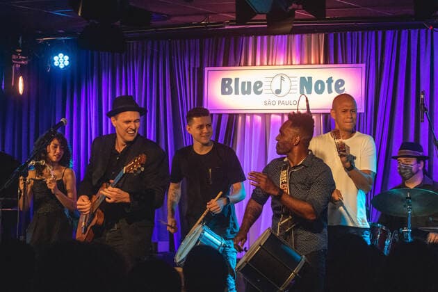 SÃO PAULO, SP - 04.02.2022: JOÃO SUPLICY NO BLUE NOTE SÃO PAULO - Singer João Suplicy performed this Friday night (04) at Blue Note São Paulo, at Conjunto Nacional, with the show & 39;Samblues& 39; with original songs and reinterpretations of samba classics in a format that unites style with blues. x2166686x  YurixMurakami