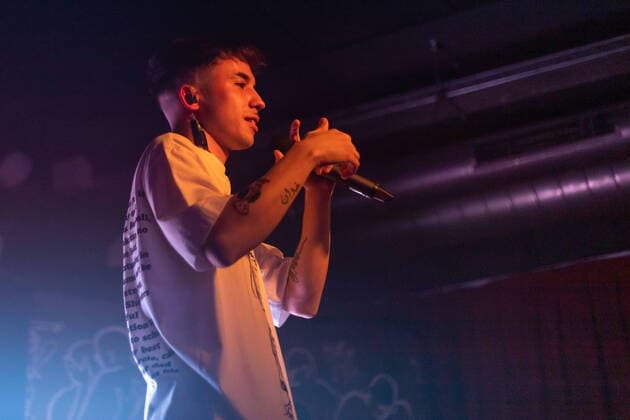 Pole performs live in Seville, Spain. Seville, Spain. 4th, February 2022. The Spanish singer Pole performs a live concert at Sala X in Seville. Seville Andalusia Spain  Copyright: xGonzalesxPhoto MarioxDiazxRaserox