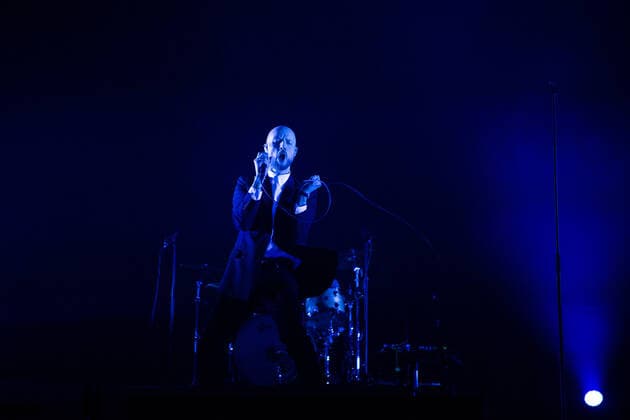 Madrugada live in Oslo, Norway Oslo, Norway. 04th, February 2022. The Norwegian rock band Madrugada performs a live concert at Oslo Spektrum in Oslo. Here singer and songwriter Sivert Hoyem is seen live on stage. Oslo Norway  Copyright: xGonzalesxPhoto Per-OttoxOppix