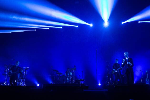 Madrugada live in Oslo, Norway Oslo, Norway. 04th, February 2022. The Norwegian rock band Madrugada performs a live concert at Oslo Spektrum in Oslo. Here singer and songwriter Sivert Hoyem is seen live on stage. Oslo Norway  Copyright: xGonzalesxPhoto Per-OttoxOppix