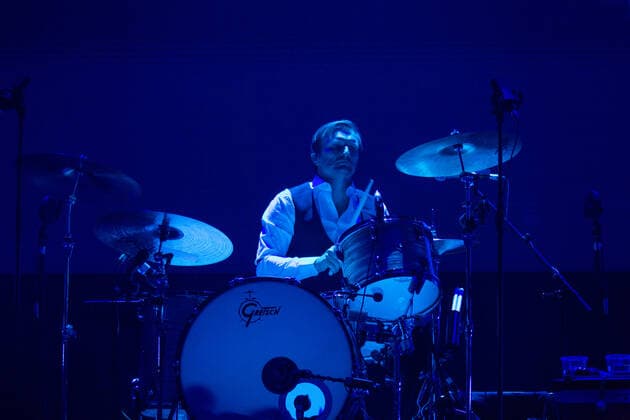 Madrugada live in Oslo, Norway Oslo, Norway. 04th, February 2022. The Norwegian rock band Madrugada performs a live concert at Oslo Spektrum in Oslo. Here drummer Jon Lauvland Pettersen is seen live on stage. Oslo Norway  Copyright: xGonzalesxPhoto Per-OttoxOppix