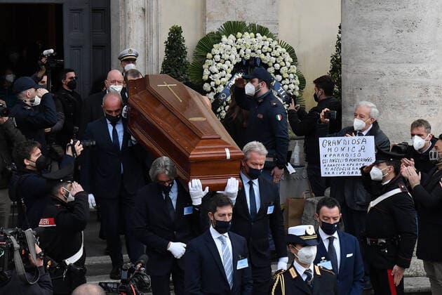 Bilder des Jahres 2022, Entertainment 02 Februar Entertainment Themen der Woche KW05 Entertainment Bilder des Tages Rome, Monica Vitti s funeral at the Church of the Pictured Artists:  Copyright: xPieroxTenaglix xIPAx xPieroxTenaglix