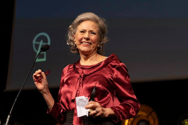 Birthe Neumann vinder AArets kvindelige hovedrolle for Pagten. ROBERT-priserne bliver med Camilla Bendix som vaert uddelt i Tivoli Hotel & Congress Center loerdag den 5. februar 2022. , Copenhagen Denmark Copyright: ClausxBechx Cop102 spdk20220205-213318-L