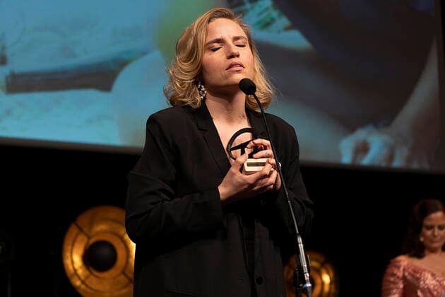 Josephine Park faar aarets kvindelige birolle for Venuseffekten. ROBERT-priserne bliver med Camilla Bendix som vaert uddelt i Tivoli Hotel & Congress Center loerdag den 5. februar 2022. , Copenhagen Denmark Copyright: ClausxBechx Cop102 spdk20220205-215508-L