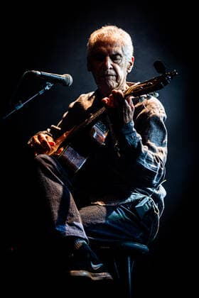 SÃO PAULO DE OLIVENÇA, AM - 05.02.2022: SHOW MPB4 E TOQUINHO - Miltinho (MPB4). The MPB4 musical ensemble performs alongside Toquinho and Camila Faiustino with songs by Chico Buarque, Vinicius de Moraes, among others. The presentation took place on the night of this Saturday, February 5, 2022, at Tom Brasil, in São Paulo. x2167130x  VanxCampos