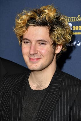 Frankreich, nationaler Filmpreis Cesar - Bekanntgabe der Nominierungen Vincent Lacoste - Dejeuner des nommes aux Cesar 2022 au Fouquet s a Paris CELEBRITES : Dejeuner des nommes aux Cesar 2022 au Fouquet s - Paris - 06 02 2022 LionelUrman Panoramic 