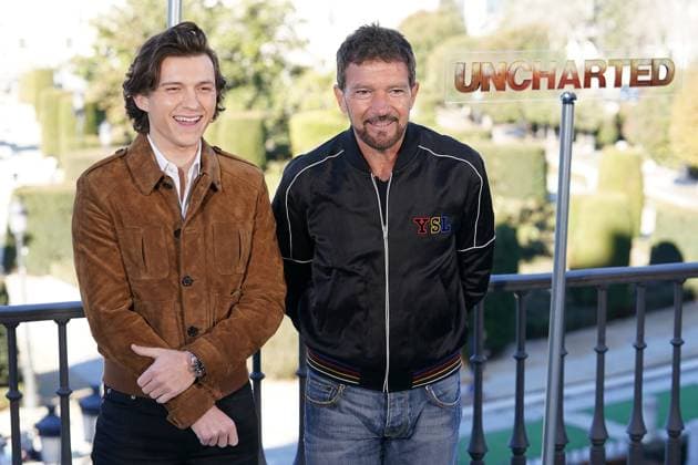 Actors Tom Holland (l) and Antonio Banderas attend Uncharted photocall. February 8, 2021. (20220208104)