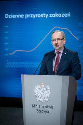 Poland Cuts COVID Restrictions Minister of Health Adam Niedzielski during the press conference announced a cut to the isolation period for people infected with the coronavirus and looser quarantine rules. Warsaw, Poland, on 9 February 2022 Warsaw Mazowsze Poland  Copyright: xMateuszxWlodarczykx originalFilename: wlodarczyk-polandcu220209_npukb.jpg