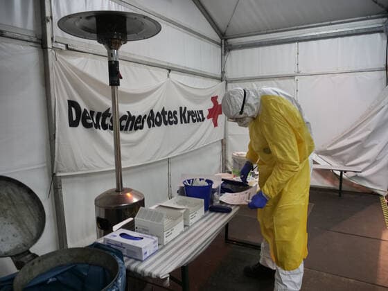 Mobile PCR-Teststation beim DRK Eine von mehreren mobilen Teststationen für PCR-Tests im Auftrag der Region Hannover vom Deutschen Roten Kreuz Copyright: xBerndxGüntherx