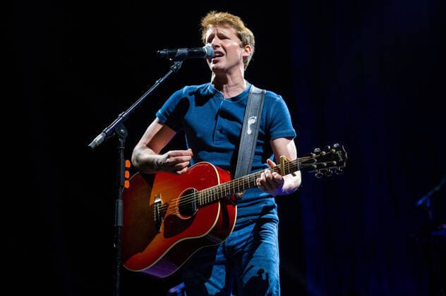 Singer-songwriter James Blunt performs live at Leeds First Direct Arena as part of his Once Upon A Mind tour Featuring: James Blunt Where: Leeds, Yorkshire, United Kingdom When: 11 Feb 2022 Credit: Graham Finney Cover Images Copyright: xx 51150191 EDITORIAL USE ONLY. NOT FOR USE BY NEWSPAPERS BASED IN THE UK.