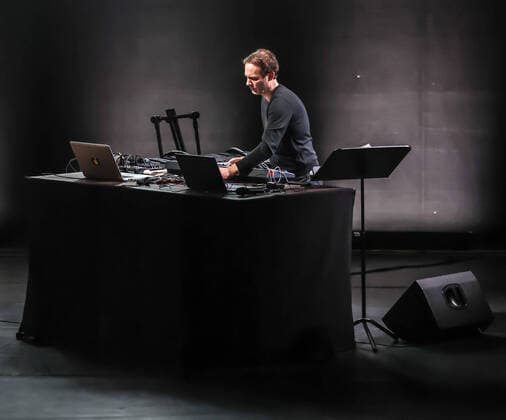 Konzert von Sven Helbig, SKILLS Record-Release-Konzert von Sven Helbig, Staatsoperette Dresden mit Ensemble Reflektor Sven Helbig mit Ensemble Reflektor