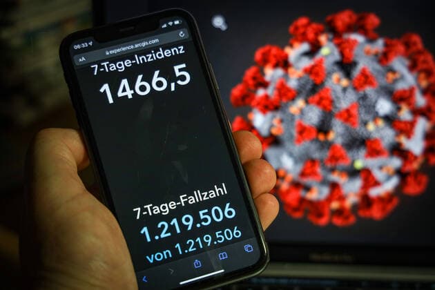Coronavirus in Deutschland - Covid-19-Dashboard des Robert Koch-Institut 13.02.2022: Robert Koch-Institut: 7-Tage-Inzidenz 1466,5. 7-Tage-Fallzahl 1.219.506 COVID-19-Fälle 12.344.661. Zugang um 125.160 gegenüber dem Vortag. COVID-19-Todesfälle 119.935. Zugang um 58 gegenüber dem Vortag.